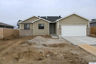 1548 SW 28th St, Lincoln, NE 68522