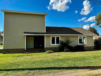 106 N Donald St, Seymour, TX 76380
