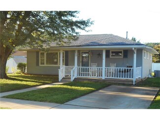 2412 Rockland Ave, Belpre, OH 45714