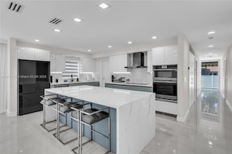 1045 Hollywood Blvd, Hollywood, FL 33019
