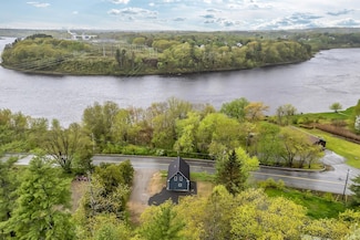 61 Main Rd, Eddington, ME 04428