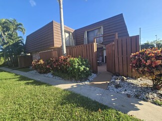 3960 August Dr, Lake Worth, FL 33461