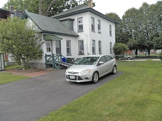 137 Laurel St, Manchester, NH 03103