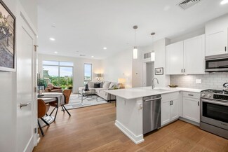 65 Washington St Unit PH-11, Salem, MA 01970