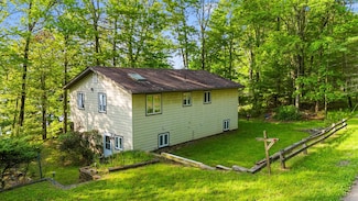16 Fairway Dr, Highland Lake, NY 12743