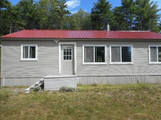 10 W View Dr, Burlington, ME 04417