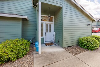 353 Live Oak Loop, Central Point, OR 97502