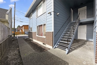 1040 S Ferry St, Tacoma, WA 98405