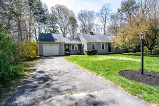 52 Cap'N Jac's Rd, Barnstable, MA 02632
