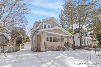 550 Laurel Ave SE, Grand Rapids, MI 49506