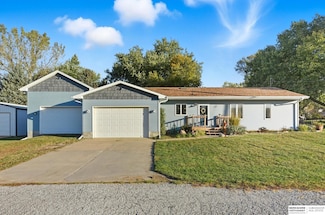 305 E 1st St, Malvern, IA 51551