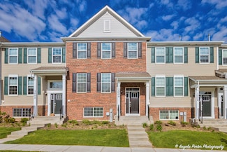 1004 Neubauer Cir, Lindenhurst, IL 60046