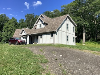 150B Hanover Rd, Newtown, CT 06470
