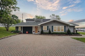 3761 Hunt Rd, Lapeer, MI 48446