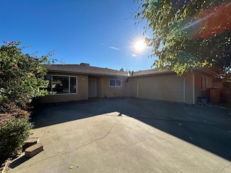 421 Sundance Ln, Madera, CA 93637