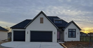 8736 N Lewis Ave, Kansas City, MO 64157