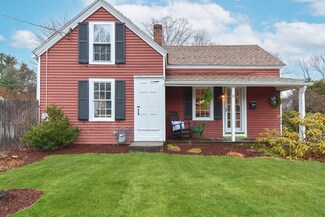 8 Curve St, Medfield, MA 02052