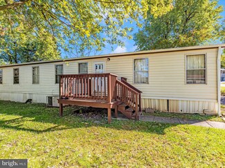 7812 Hill Rd W, Mount Airy, MD 21771