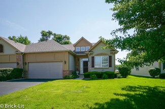 1521 Schaller Ln, Dyer, IN 46311