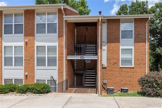 1943 Greenpoint Dr Unit 302, Saint Louis, MO 63122
