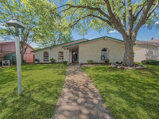 2830 Robin Hill Ln, Garland, TX 75044