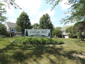 601 College Dr Unit 402, Schaumburg, IL 60173