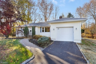 17 Overhill Dr, Madison, NJ 07940