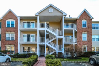 100 Versailles Ct, Trenton, NJ 08619