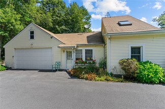 107 N Main St, North Smithfield, RI 02896