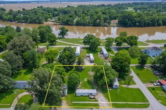 225 E 2nd St, Calhoun, KY 42327