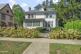 39 5th Ave, Saratoga Springs, NY 12866