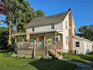 697 3rd St, Liberty Center, OH 43532