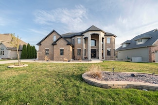 9305 Doubletree Dr N, Crown Point, IN 46307