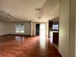 2211 34th St, Orange, TX 77630