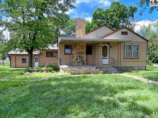 203 Western Row, Alden, KS 67512