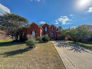 307 E Sandra Ln, Grand Prairie, TX 75052