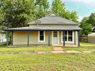 626 Holly St, Perry, OK 73077