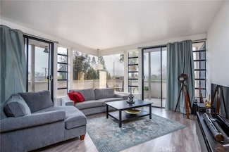 2525 E 19th St Unit 12, Signal Hill, CA 90755