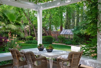 1330 Pine St, Saint Helena, CA 94574