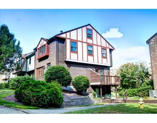35 Scott Dr Unit E, Chelmsford, MA 01824