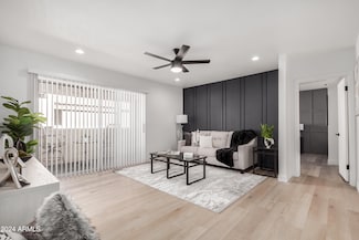 4554 E Paradise Village Pkwy N Unit 231, Phoenix, AZ 85032