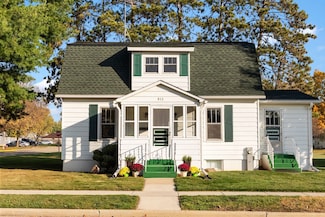 913 Polk St, Sauk City, WI 53583