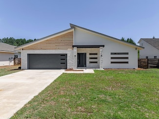 605 40 Th St E, Tifton, GA 31794