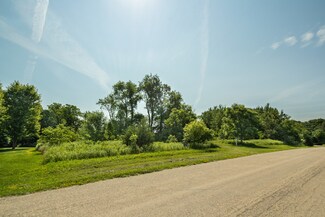 5 Signal Point Ln, Galena, IL 61036
