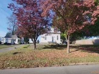 1120 N Market St, Mount Carmel, IL 62863