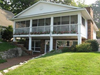 288 E Gull Lake Dr, Augusta, MI 49012