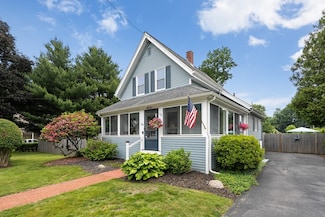 29 Huntington Ave, South Weymouth, MA 02190