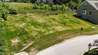 5900 Woodland Ln, Cincinnati, OH 45227