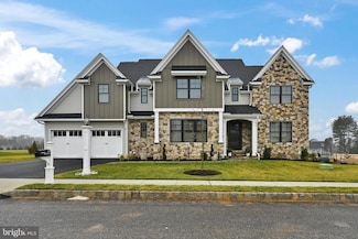 211 Walnut Tree Ln, Malvern, PA 19355