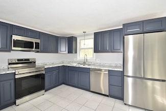 136 Queen Ave, West Springfield, MA 01089